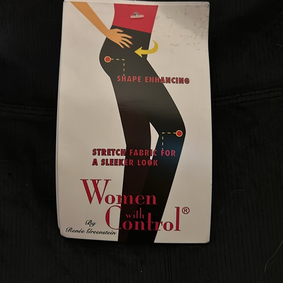 Women in control size 1X Petite; - Picture 2 of 4